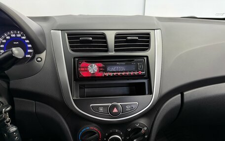 Hyundai Solaris II рестайлинг, 2013 год, 800 000 рублей, 19 фотография