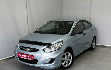 Hyundai Solaris II рестайлинг, 2013 год, 800 000 рублей, 11 фотография