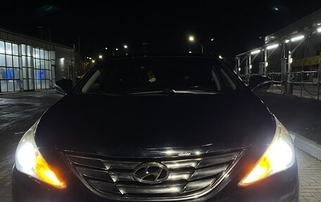 Hyundai Sonata VI, 2011 год, 980 000 рублей, 3 фотография