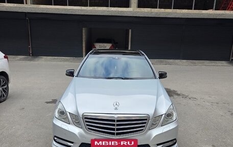 Mercedes-Benz E-Класс, 2011 год, 1 400 000 рублей, 2 фотография