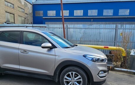 Hyundai Tucson III, 2018 год, 2 400 000 рублей, 2 фотография