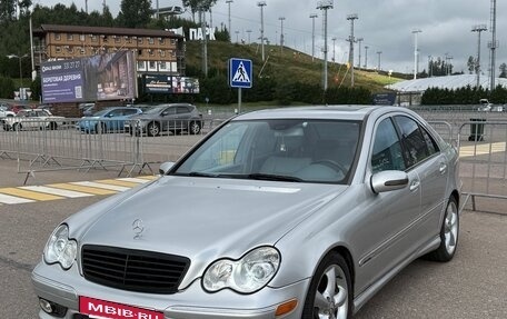 Mercedes-Benz C-Класс, 2004 год, 600 000 рублей, 3 фотография