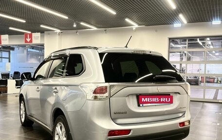 Mitsubishi Outlander III рестайлинг 3, 2012 год, 1 376 000 рублей, 4 фотография