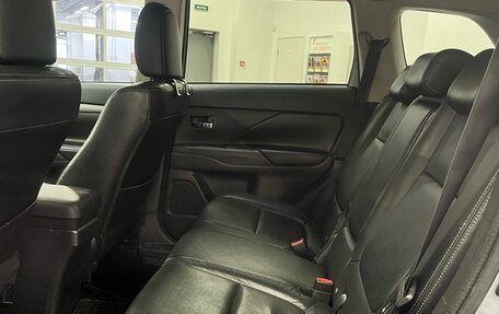 Mitsubishi Outlander III рестайлинг 3, 2012 год, 1 376 000 рублей, 12 фотография