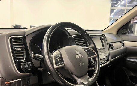 Mitsubishi Outlander III рестайлинг 3, 2012 год, 1 376 000 рублей, 15 фотография