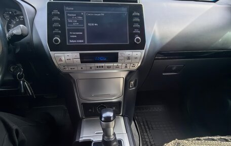 Toyota Land Cruiser Prado 150 рестайлинг 2, 2021 год, 5 490 000 рублей, 12 фотография