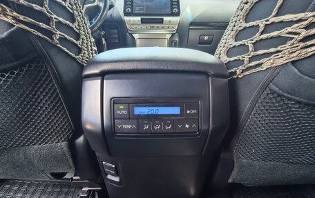 Toyota Land Cruiser Prado 150 рестайлинг 2, 2021 год, 5 490 000 рублей, 6 фотография