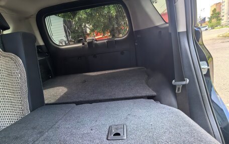Toyota Land Cruiser Prado 150 рестайлинг 2, 2021 год, 5 490 000 рублей, 14 фотография