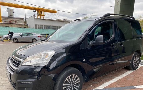 Peugeot Partner II рестайлинг 2, 2017 год, 900 000 рублей, 1 фотография