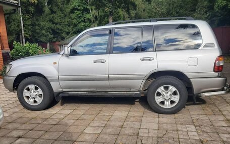 Toyota Land Cruiser 100 рестайлинг 2, 2005 год, 2 300 000 рублей, 2 фотография