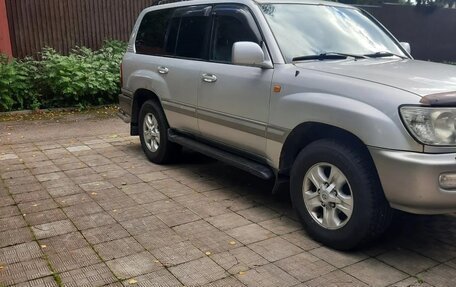 Toyota Land Cruiser 100 рестайлинг 2, 2005 год, 2 300 000 рублей, 3 фотография