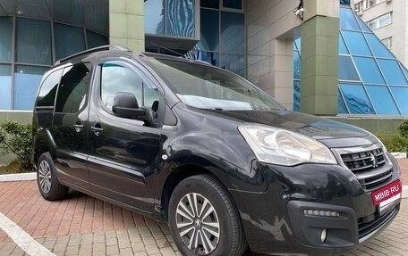 Peugeot Partner II рестайлинг 2, 2017 год, 900 000 рублей, 2 фотография