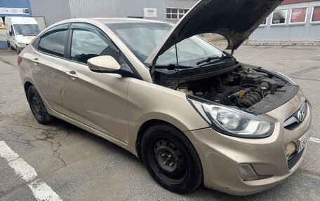 Hyundai Solaris II рестайлинг, 2011 год, 299 999 рублей, 7 фотография