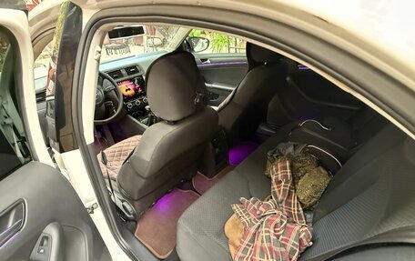 Volkswagen Jetta VI, 2014 год, 1 200 000 рублей, 2 фотография