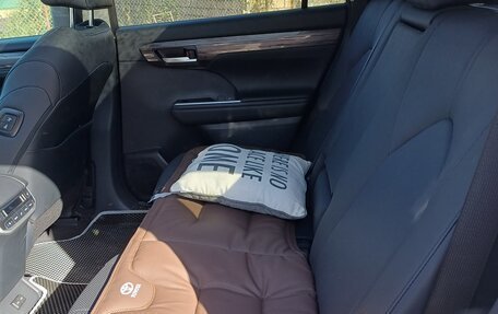 Toyota Highlander, 2025 год, 5 190 000 рублей, 10 фотография