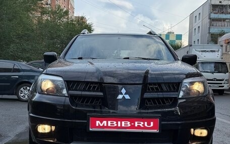 Mitsubishi Outlander III рестайлинг 3, 2004 год, 900 000 рублей, 1 фотография