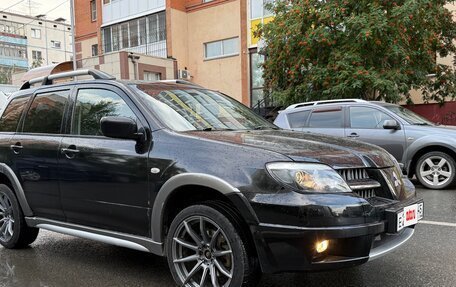 Mitsubishi Outlander III рестайлинг 3, 2004 год, 900 000 рублей, 2 фотография