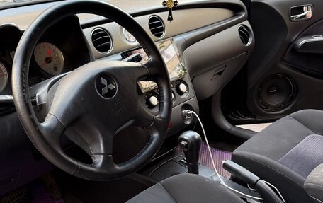 Mitsubishi Outlander III рестайлинг 3, 2004 год, 900 000 рублей, 7 фотография