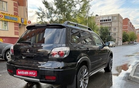 Mitsubishi Outlander III рестайлинг 3, 2004 год, 900 000 рублей, 4 фотография