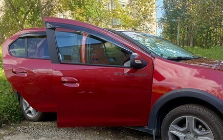 Renault Logan II, 2021 год, 1 400 000 рублей, 2 фотография
