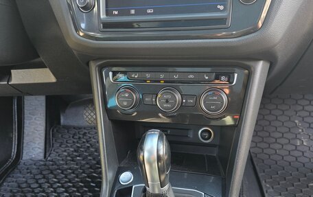 Volkswagen Tiguan II, 2017 год, 2 400 000 рублей, 9 фотография