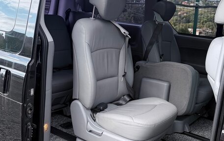 Hyundai Grand Starex Grand Starex I рестайлинг 2, 2013 год, 2 100 000 рублей, 9 фотография