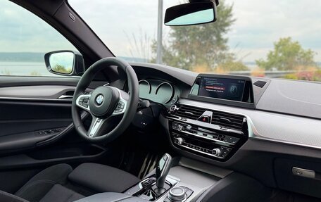 BMW 5 серия, 2019 год, 3 850 000 рублей, 23 фотография