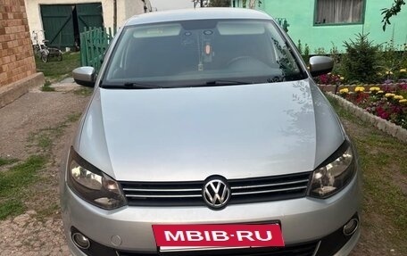 Volkswagen Polo VI (EU Market), 2011 год, 800 000 рублей, 3 фотография