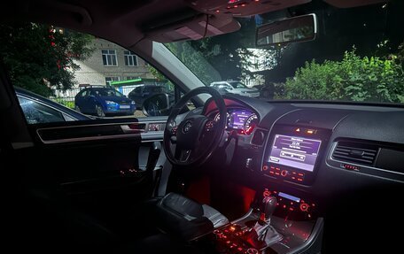 Volkswagen Touareg III, 2011 год, 1 800 000 рублей, 9 фотография