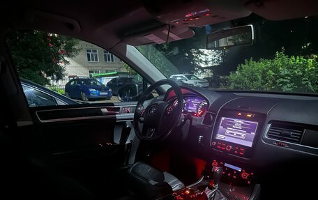Volkswagen Touareg III, 2011 год, 1 800 000 рублей, 8 фотография