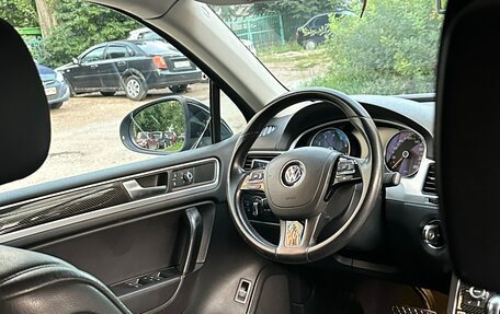 Volkswagen Touareg III, 2011 год, 1 800 000 рублей, 11 фотография