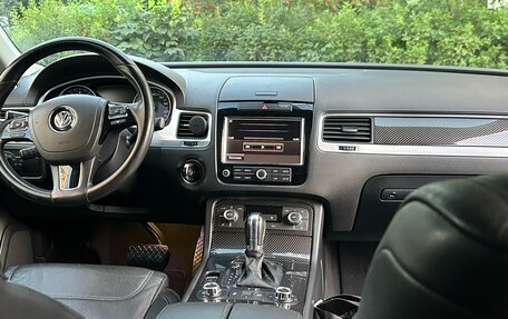 Volkswagen Touareg III, 2011 год, 1 800 000 рублей, 16 фотография