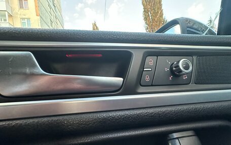 Volkswagen Touareg III, 2011 год, 1 800 000 рублей, 21 фотография