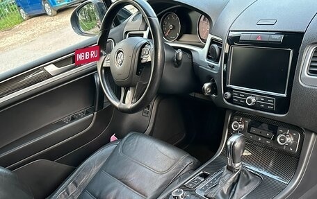 Volkswagen Touareg III, 2011 год, 1 800 000 рублей, 13 фотография