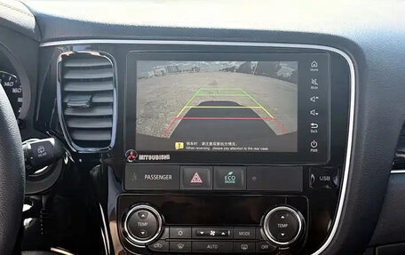 Mitsubishi Outlander III рестайлинг 3, 2021 год, 1 800 666 рублей, 13 фотография