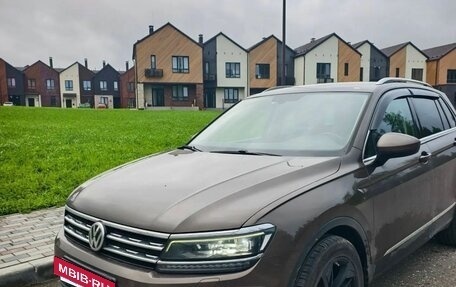 Volkswagen Tiguan II, 2017 год, 1 950 000 рублей, 4 фотография