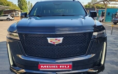 Cadillac Escalade V, 2022 год, 9 300 000 рублей, 3 фотография