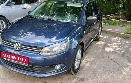 Volkswagen Polo VI (EU Market), 2013 год, 645 000 рублей, 2 фотография