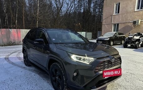 Toyota RAV4, 2019 год, 3 600 000 рублей, 2 фотография