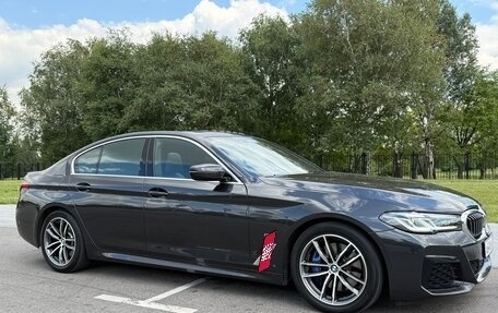 BMW 5 серия, 2022 год, 3 790 000 рублей, 3 фотография