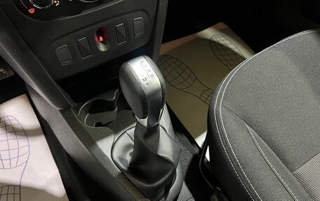 Renault Logan II, 2022 год, 1 100 000 рублей, 19 фотография