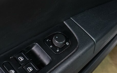 Skoda Superb III рестайлинг, 2012 год, 999 000 рублей, 18 фотография