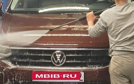 Volkswagen Tiguan II, 2021 год, 3 499 000 рублей, 2 фотография