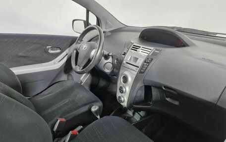 Toyota Yaris III рестайлинг, 2008 год, 499 000 рублей, 11 фотография