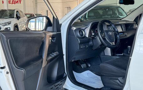 Toyota RAV4, 2017 год, 1 975 000 рублей, 14 фотография