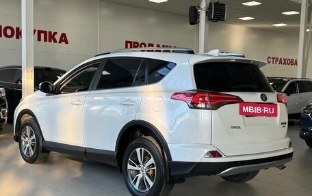 Toyota RAV4, 2017 год, 1 975 000 рублей, 7 фотография
