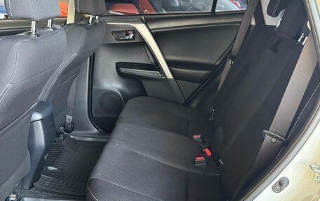 Toyota RAV4, 2017 год, 1 975 000 рублей, 16 фотография