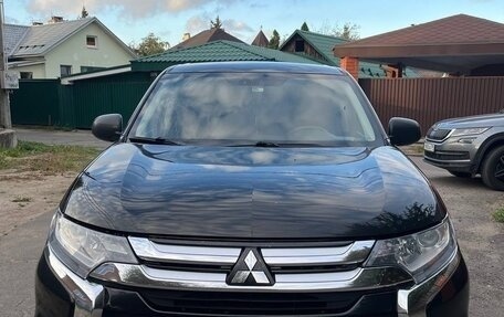 Mitsubishi Outlander III рестайлинг 3, 2018 год, 1 600 000 рублей, 1 фотография