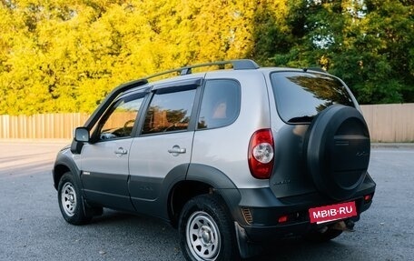 Chevrolet Niva I рестайлинг, 2017 год, 600 000 рублей, 3 фотография