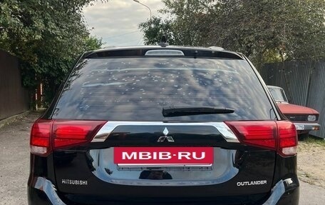 Mitsubishi Outlander III рестайлинг 3, 2018 год, 1 600 000 рублей, 6 фотография